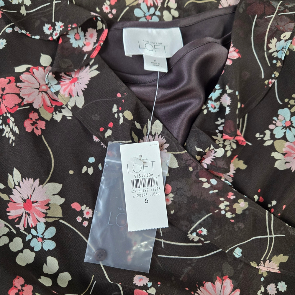 LOFT Brown Floral Cottage Bishop Sleeve V Neck Cropped Wrap Blouse Size 6 - Picture 7 of 10